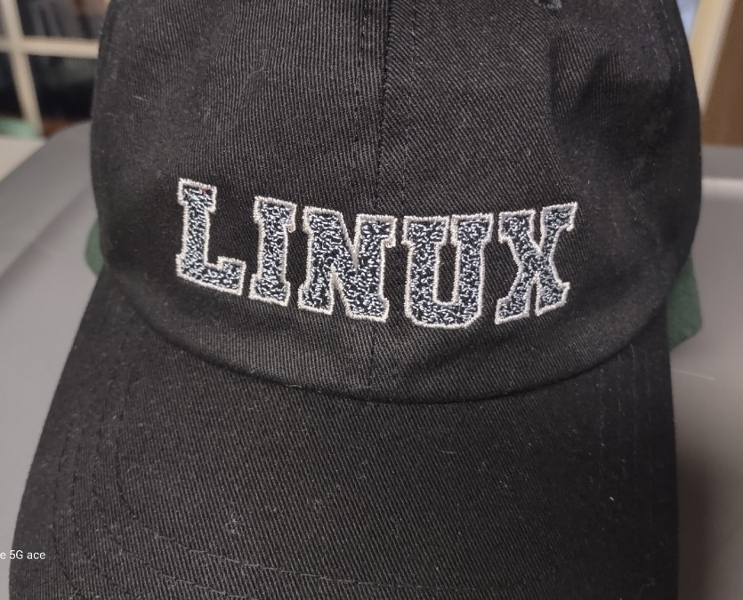 Linux simple meander fill hat